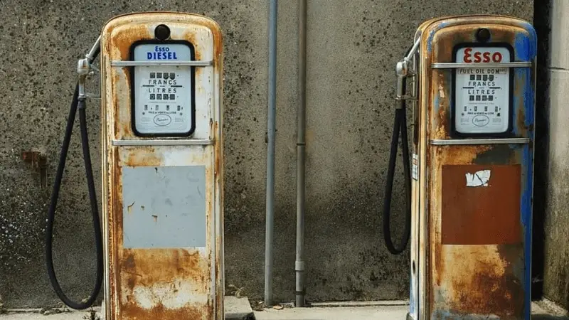 It is image on gasoline weight in gallon.